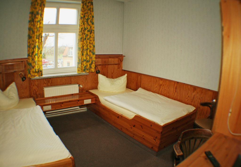 Landgasthof Zur Krummen Linde Hotell Stolpe  Rom bilde